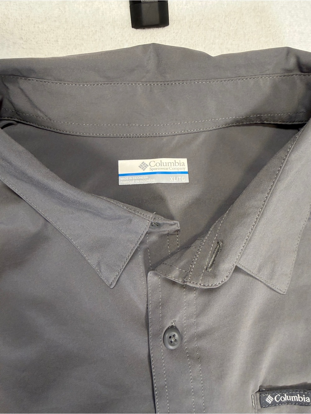 Columbia Grey Performance Button Up Shirt Men’s XL Lightweight Fishing Hiking - Picture 4 of 6